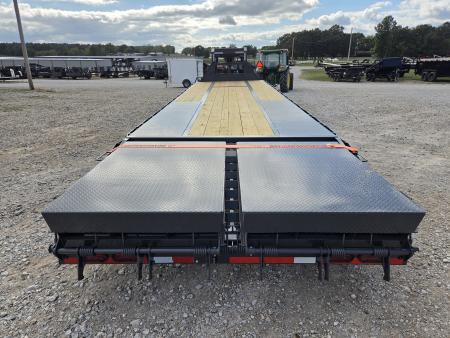 New 2027 Lamar 102X32 TANDEM DUAL LO-PRO GOOSENECK FLATBED W/10K AXLES & MAX RAMPS