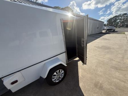 Used 1992 Chariot 4 x 9 FT. Fiberglass White Single Axle trailer Cargo / Enclosed Trailer
