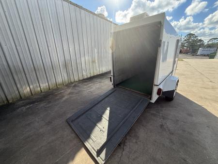 Used 1992 Chariot 4 x 9 FT. Fiberglass White Single Axle trailer Cargo / Enclosed Trailer