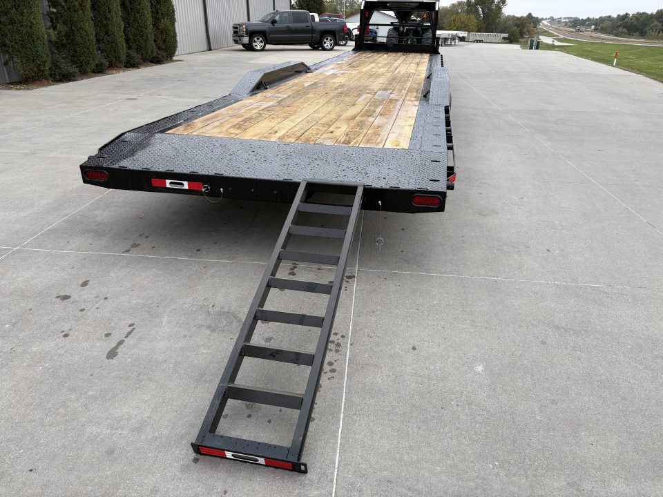 New 2027 Buckshot MFG AR-X40D Deckover Trailer