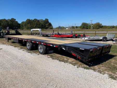 New 2027 Diamond C Trailers 102x40 TANDEM 40K GN W/ MAX RAMPS, 72" SPREAD, AIR RIDE & HYDROJACKS Flatbed Trailer