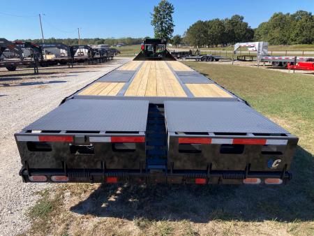 New 2027 Diamond C Trailers 102x40 TANDEM 40K GN W/ MAX RAMPS, 72" SPREAD, AIR RIDE & HYDROJACKS Flatbed Trailer
