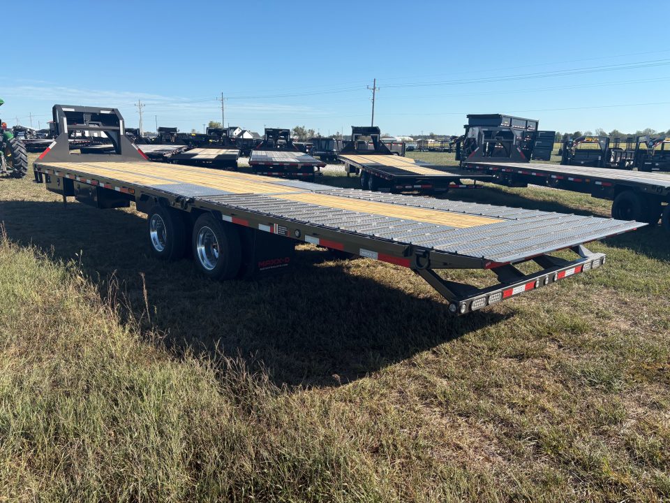 New 2027 MAXX-D 102x34 Tandem 40K Hydrotail Flatbed Trailer W/ Steel Runners & Wireless Remote