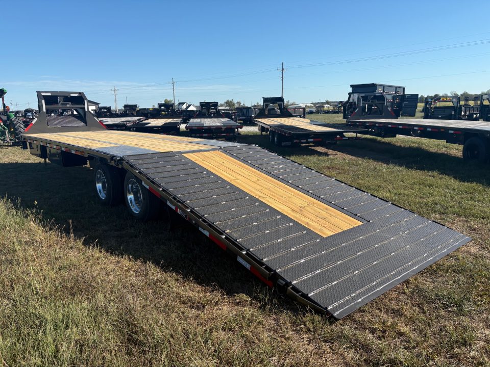 New 2027 MAXX-D 102x34 Tandem 40K Hydrotail Flatbed Trailer W/ Steel Runners & Wireless Remote