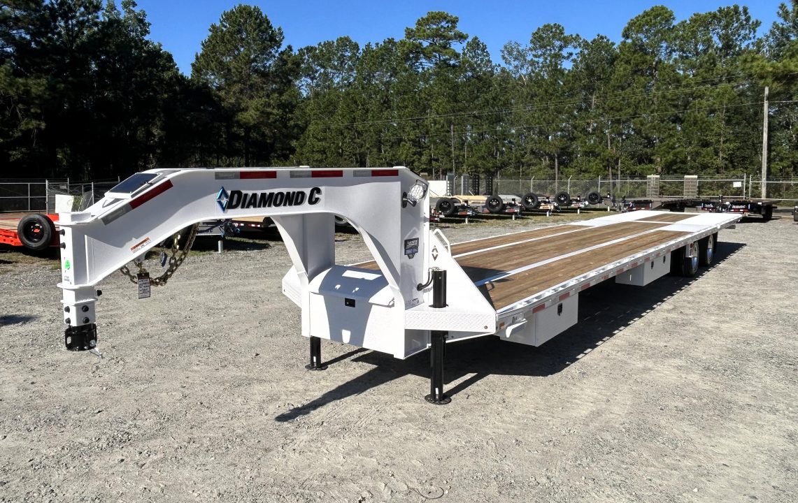 New *AIR RIDE EQUIPPED* 2027 44ft ( 32ft Deck + 12ft Hyd Dove ) FMAX 216, 16K Axles, 60" Spread, LOADED !!!!