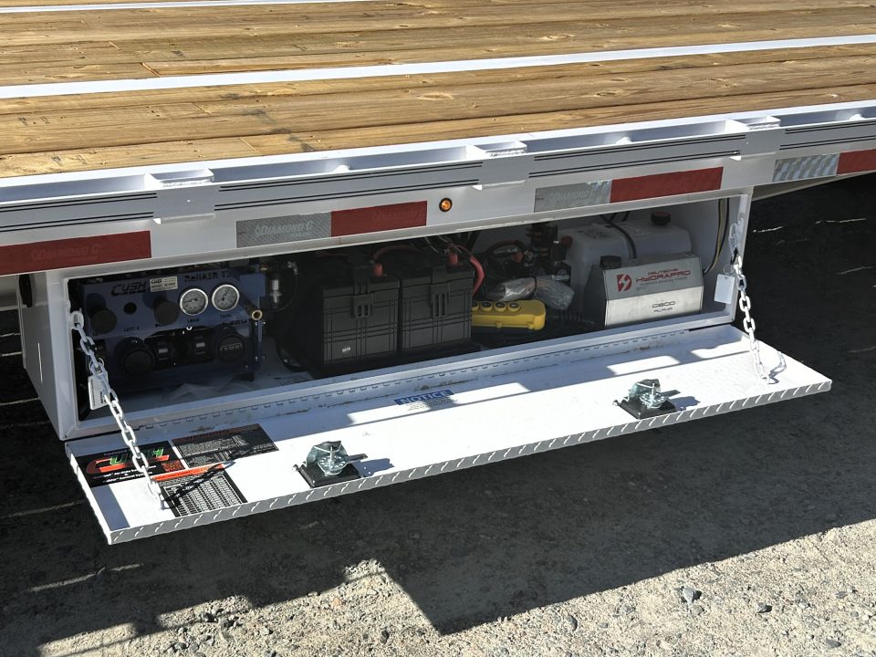 New *AIR RIDE EQUIPPED* 2027 44ft ( 32ft Deck + 12ft Hyd Dove ) FMAX 216, 16K Axles, 60" Spread, LOADED !!!!