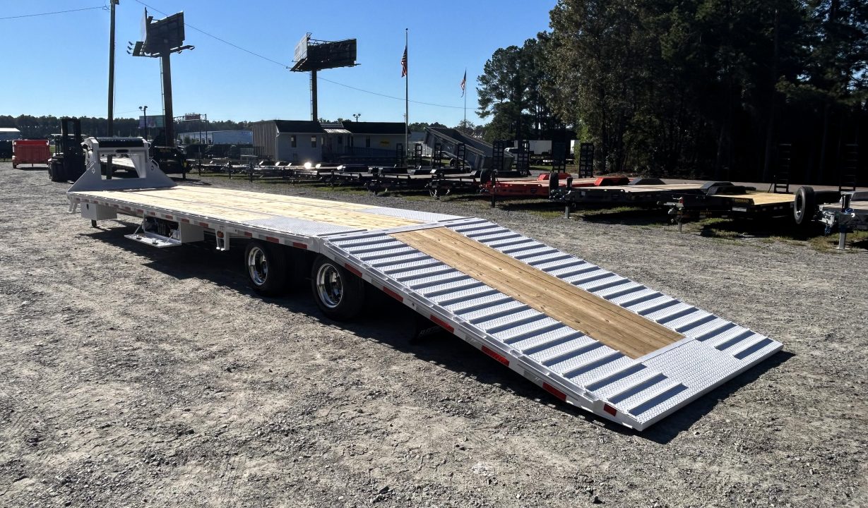 New *AIR RIDE EQUIPPED* 2027 44ft ( 32ft Deck + 12ft Hyd Dove ) FMAX 216, 16K Axles, 60" Spread, LOADED !!!!
