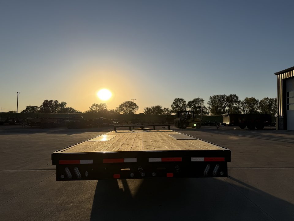 New 2027 MAXX-D 102 X 20 DOX Deckover Trailer