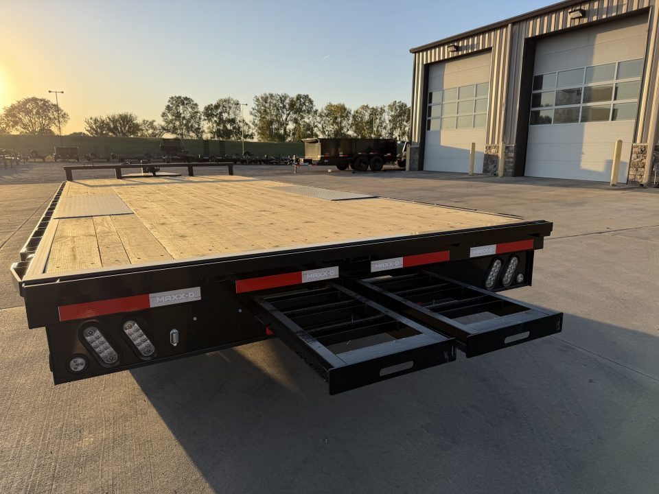 New 2027 MAXX-D 102 X 20 DOX Deckover Trailer
