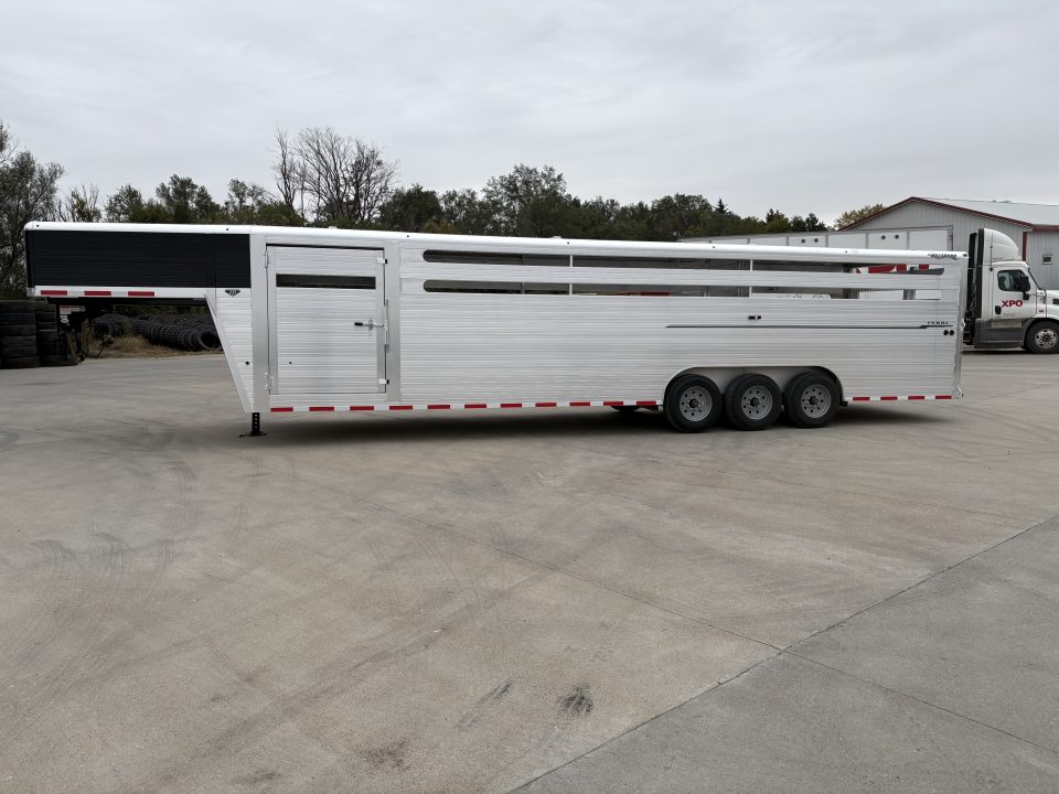 New 2027 Hillsboro Endura 8 x 32ft Livestock Trailer Triple 8k axles