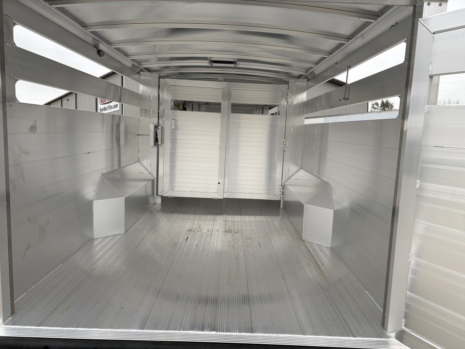 New 2027 Hillsboro Endura 8 x 32ft Livestock Trailer Triple 8k axles