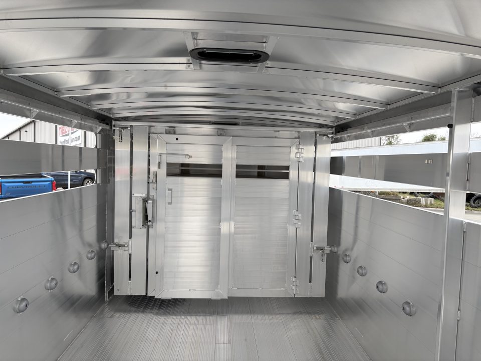 New 2027 Hillsboro Endura 8 x 32ft Livestock Trailer Triple 8k axles