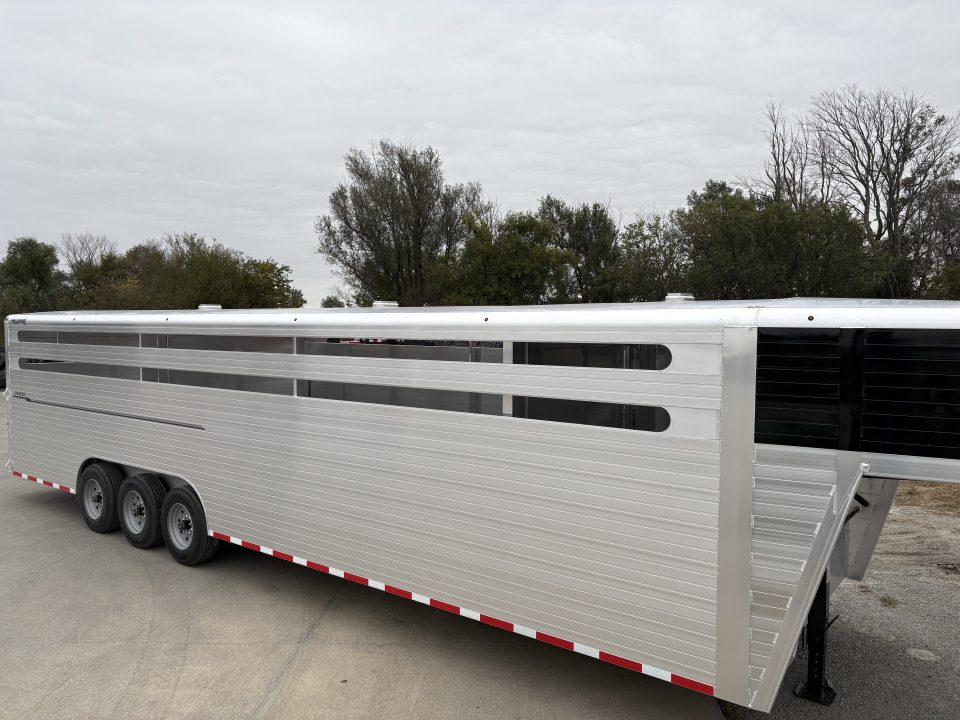 New 2027 Hillsboro Endura 8 x 32ft Livestock Trailer Triple 8k axles