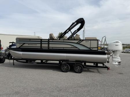 New 2027 Bennington 23 SQC QUAD CHAIR Tritoon Pontoon Boat