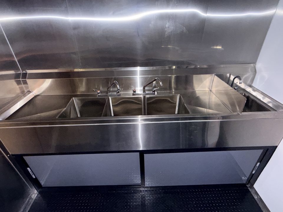 New 2026 Other 8.5X18 TA CONCESSION TRAILER FULLY EQUIPPED BLACKOUT (FIRE SUPPRESSION) (4 BURNER STOVE) (2 FRYERS) Concession