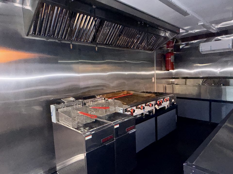 New 2026 Other 8.5X18 TA CONCESSION TRAILER FULLY EQUIPPED BLACKOUT (FIRE SUPPRESSION) (4 BURNER STOVE) (2 FRYERS) Concession