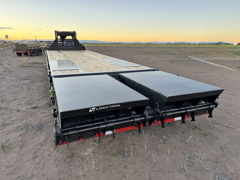 New 2026 Load Trail 102"x32' LOW PRO Gooseneck Deckover (24K)