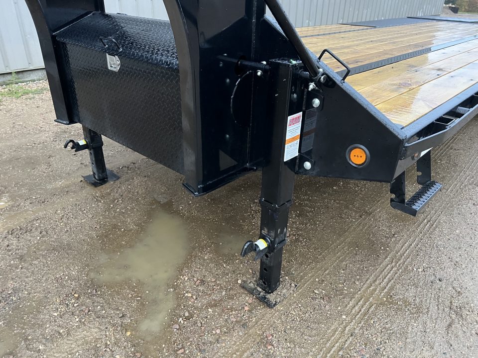 New 2027 PJ Trailers 26 Gooseneck LD Tandem Dual Flatbed Trailer