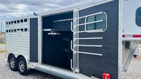 New 2027 Hart Trailer R3HG RESOLUTION BLACK SMART TACK II+ Horse Trailer