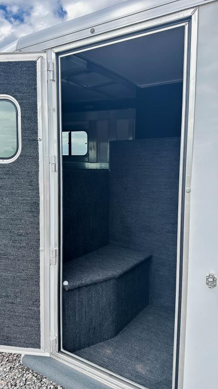 New 2027 Hart Trailer R3HG RESOLUTION BLACK SMART TACK II+ Horse Trailer