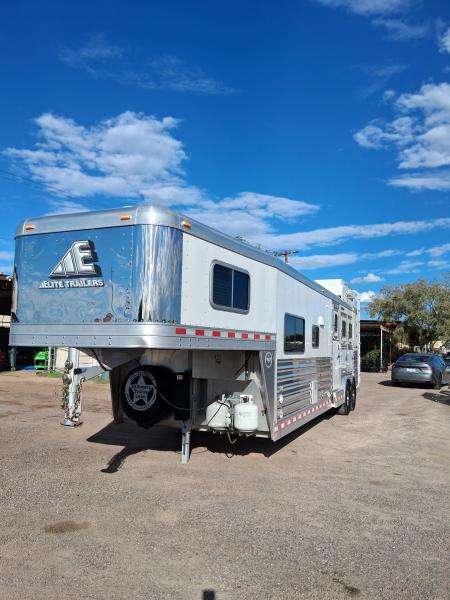 Used 2022 Elite Trailers 3H MUSTANG W/ 12'8  OUTBACK DAY TRIPPER Horse Trailer