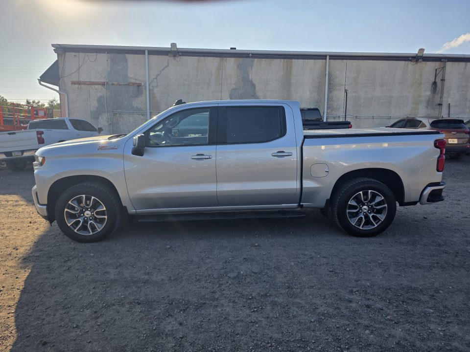 Used 2019 Chevrolet SILVERADO CREW CAB RST Truck