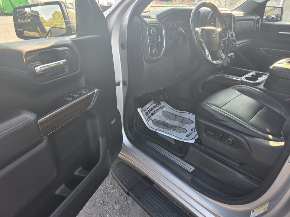 Used 2019 Chevrolet SILVERADO CREW CAB RST Truck