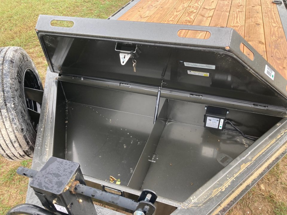 New 2027 MAXX-D 83X24 TANDEM 17.5K EQUIPMENT W/ STAND UP RAMPS & 2' DOVE Equipment Trailer