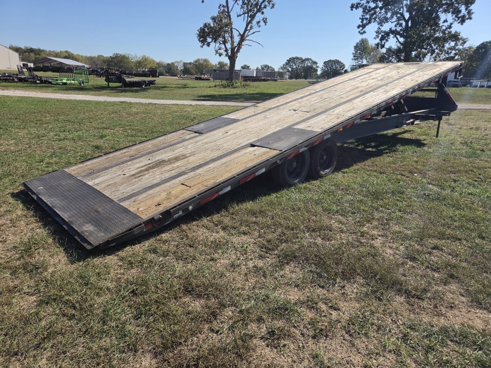 New 2023 MAXX-D 102X34 TANDEM DECKOVER POWER TILT W/8K AXLES HYDROJACKS & TUFF WIRELESS