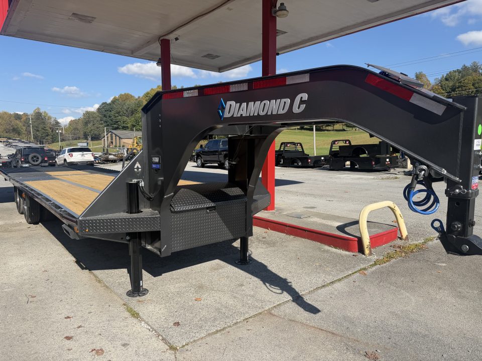 New 2027 Diamond C FMAX210 GOOSENECK TRAILER HYDRO DOVE & JACKS **ABS BRAKES** ALUMINUM OUTER RIMS