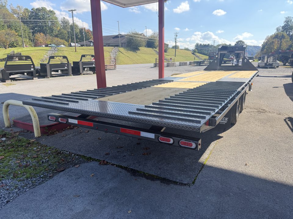 New 2027 Diamond C FMAX210 GOOSENECK TRAILER HYDRO DOVE & JACKS **ABS BRAKES** ALUMINUM OUTER RIMS