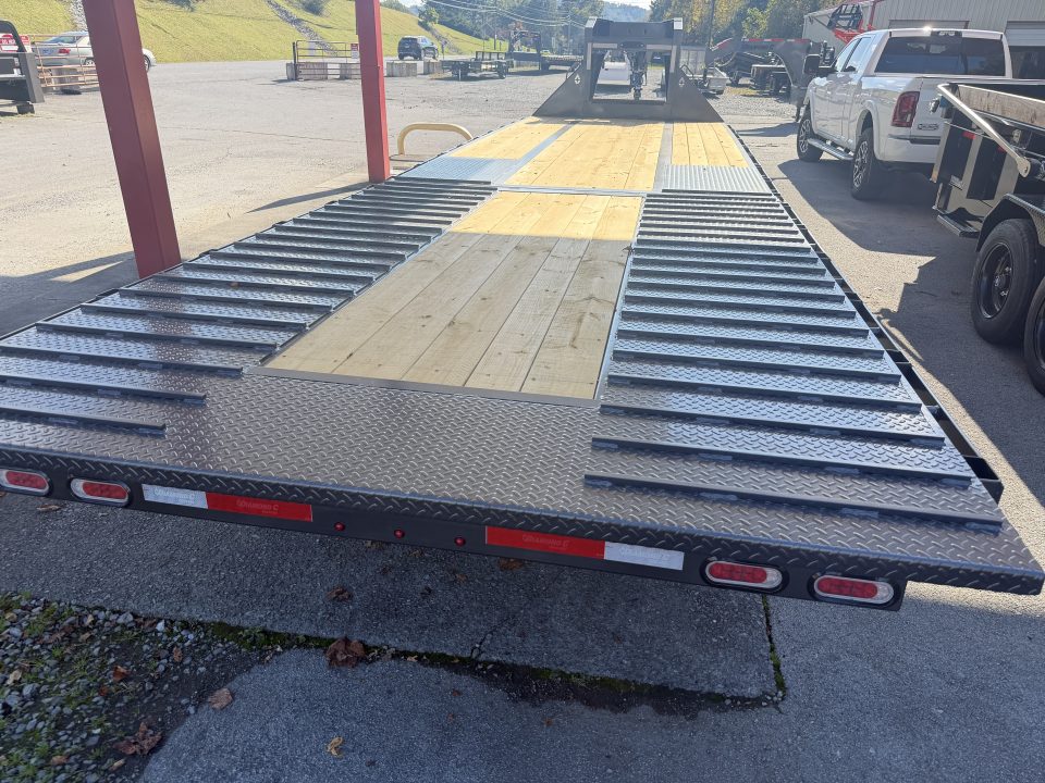 New 2027 Diamond C FMAX210 GOOSENECK TRAILER HYDRO DOVE & JACKS **ABS BRAKES** ALUMINUM OUTER RIMS