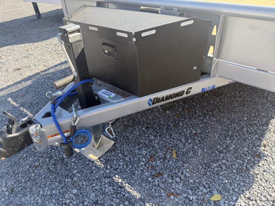 New 2027 Diamond C TUT206 Utility Trailer VENTURE 6’11”X22’ TRACTOR GATE MESH SIDES