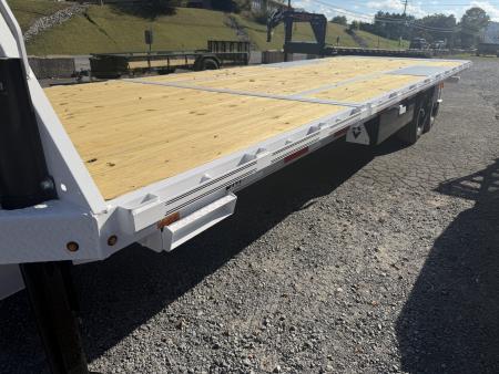 New 2027 Diamond C DET210 GOOSENECK POWER TILT TRAILER HYDRO JACKS ,SOLAR CHARGER,WIRELESS REMOTE