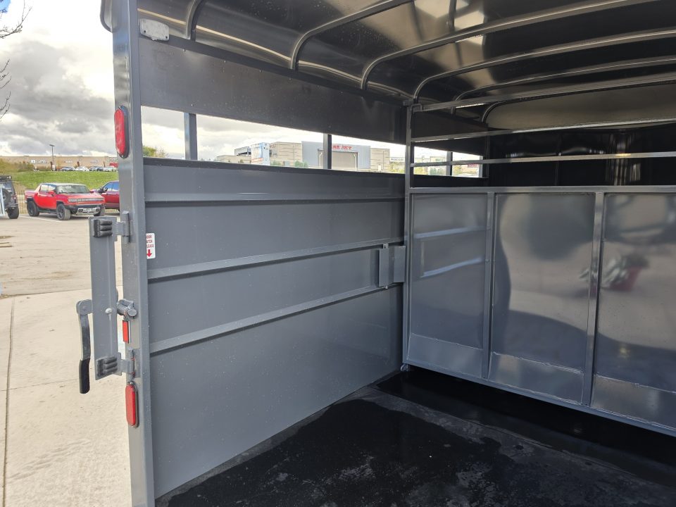 New 2027 Maverick MAVST6614-7K Horse Trailer