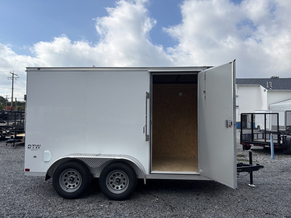 2027 Covered Wagon photo 3