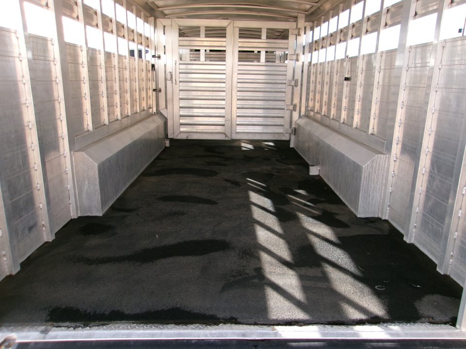Used 2015 Elite 8x32 Stock with WERM Floor