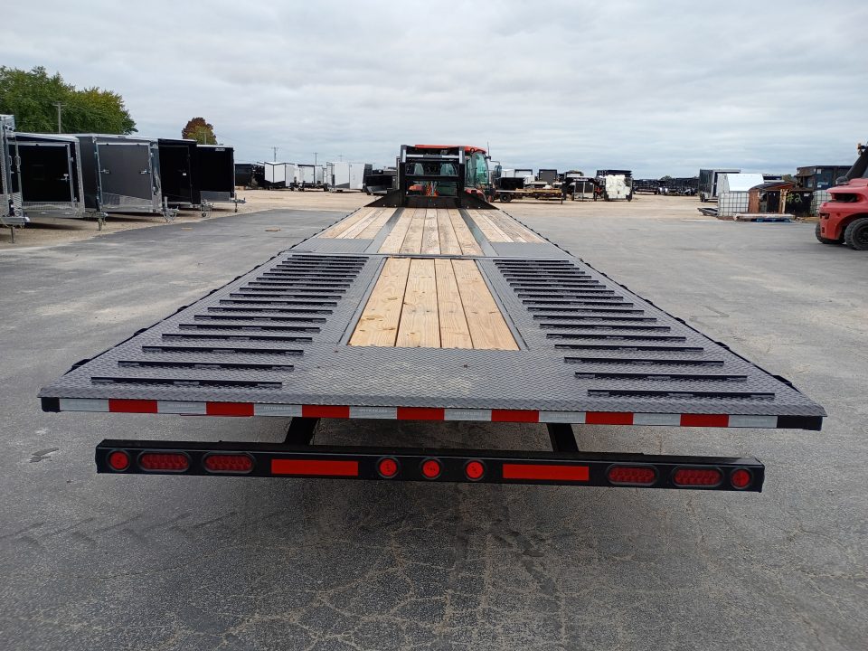 New 2027 PJ Trailers LY1362