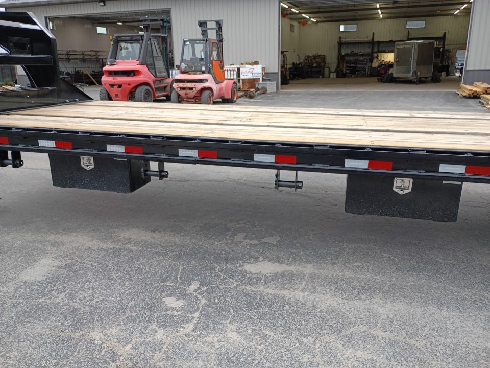 New 2027 PJ Trailers LY1362