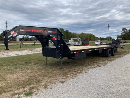 New 2027 MAXX-D 102X32 TANDEM 25.9K GN HYDROTAIL W/ STEEL RUNNERS, HYDROJACKS, DISC BRAKES & WIRELESS REMOTE Flatbed Trailer