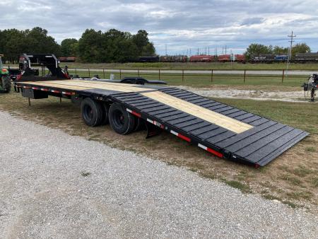 New 2027 MAXX-D 102X32 TANDEM 25.9K GN HYDROTAIL W/ STEEL RUNNERS, HYDROJACKS, DISC BRAKES & WIRELESS REMOTE Flatbed Trailer