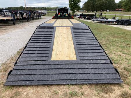 New 2027 MAXX-D 102X32 TANDEM 25.9K GN HYDROTAIL W/ STEEL RUNNERS, HYDROJACKS, DISC BRAKES & WIRELESS REMOTE Flatbed Trailer