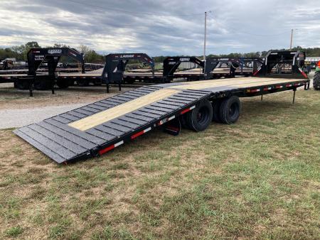 New 2027 MAXX-D 102X32 TANDEM 25.9K GN HYDROTAIL W/ STEEL RUNNERS, HYDROJACKS, DISC BRAKES & WIRELESS REMOTE Flatbed Trailer