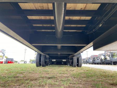 New 2027 MAXX-D 102X32 TANDEM 25.9K GN HYDROTAIL W/ STEEL RUNNERS, HYDROJACKS, DISC BRAKES & WIRELESS REMOTE Flatbed Trailer