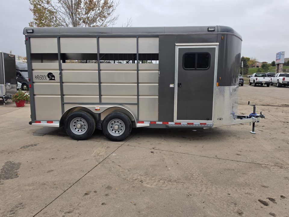 New 2027 Maverick 3HS-9.9K 7'6" Tall Horse Trailer