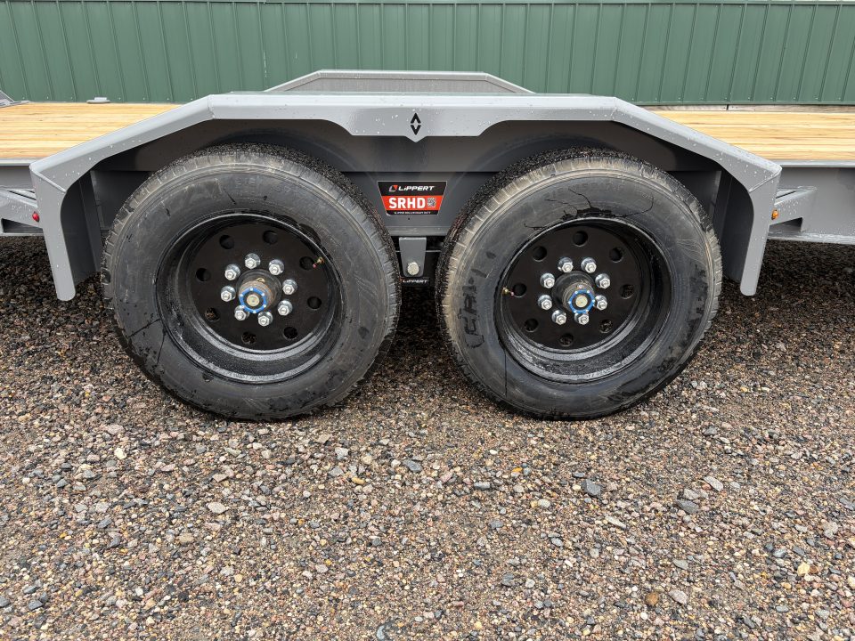 2027 Diamond C LPX208 photo 8
