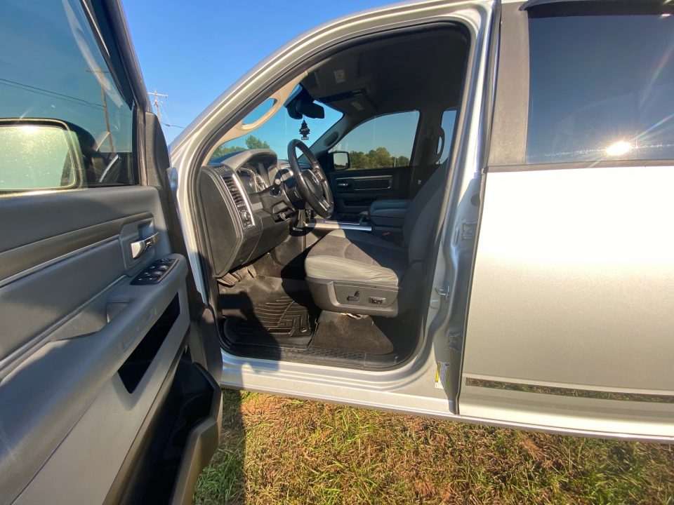 Used 2015 RAM 1500 4wd Truck