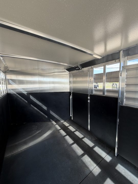 New 2027 Hart Trailer LARIAT 24' Horse Trailer