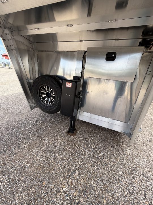 New 2027 Hart Trailer LARIAT 24' Horse Trailer