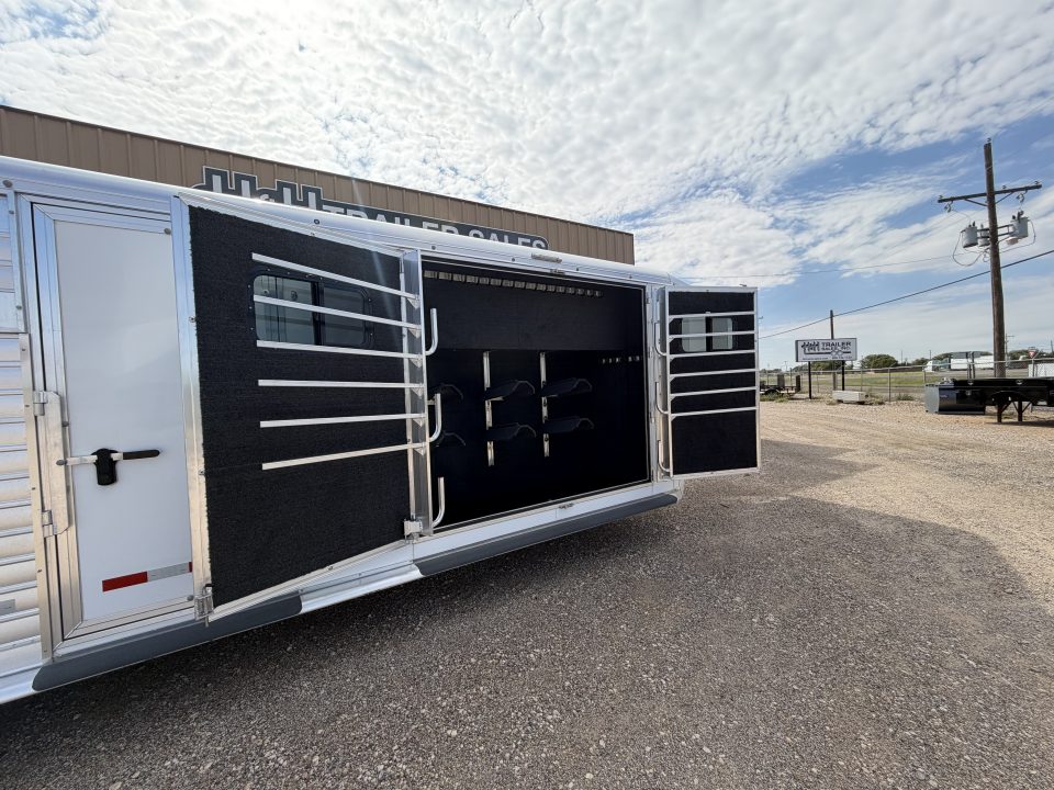 New 2027 Hart Trailer LARIAT 24' Horse Trailer